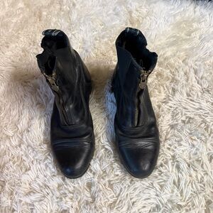 No Size Black Ariat Horseback Riding Paddock Boots. Good Condition.